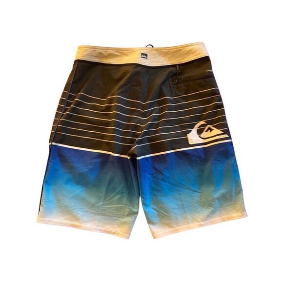 Quicksilver high line beach board shorts, swim trunks size 30 - Picture 2 of 5